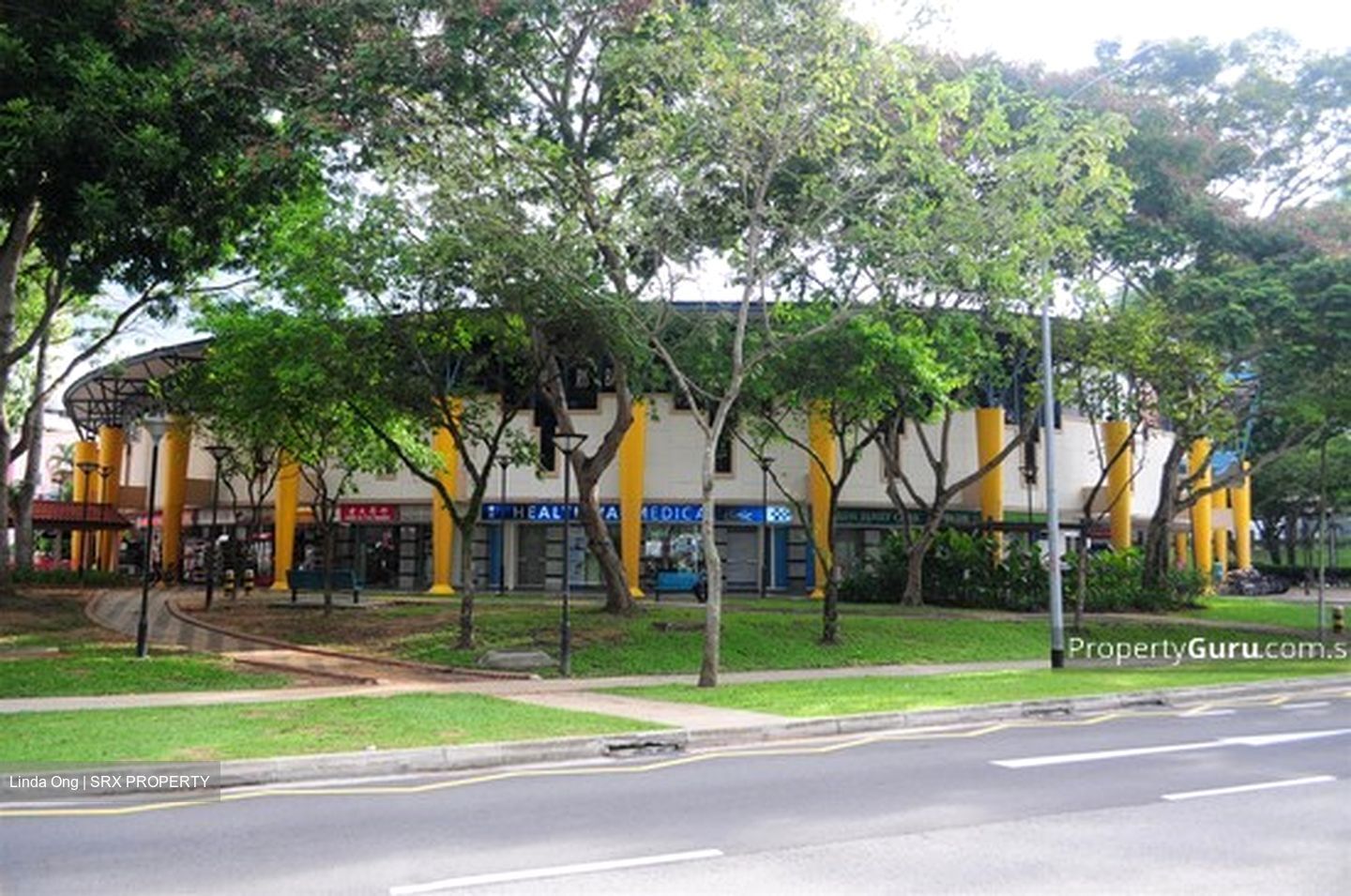 Elias Mall (D18), Retail #554872571